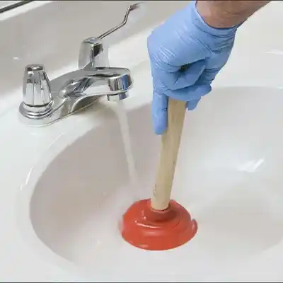 Pourquoi faire appel à un professionnel tel que ETS Visery Plomberie en cas de lavabo bouché ?